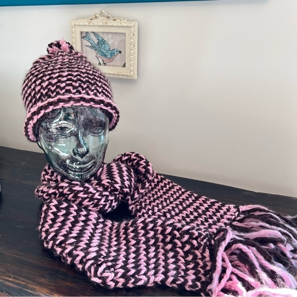 Handmade hand knitted crafted pink brown fringe scarf and hat set pom-pom - Picture 1 of 6